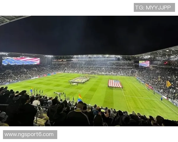 酋长球场热水故障回顾马竞训练中断十分钟后恢复正常