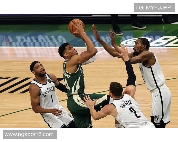 米德尔顿谈字母在篮下表现期待制造进攻犯规的精彩瞬间